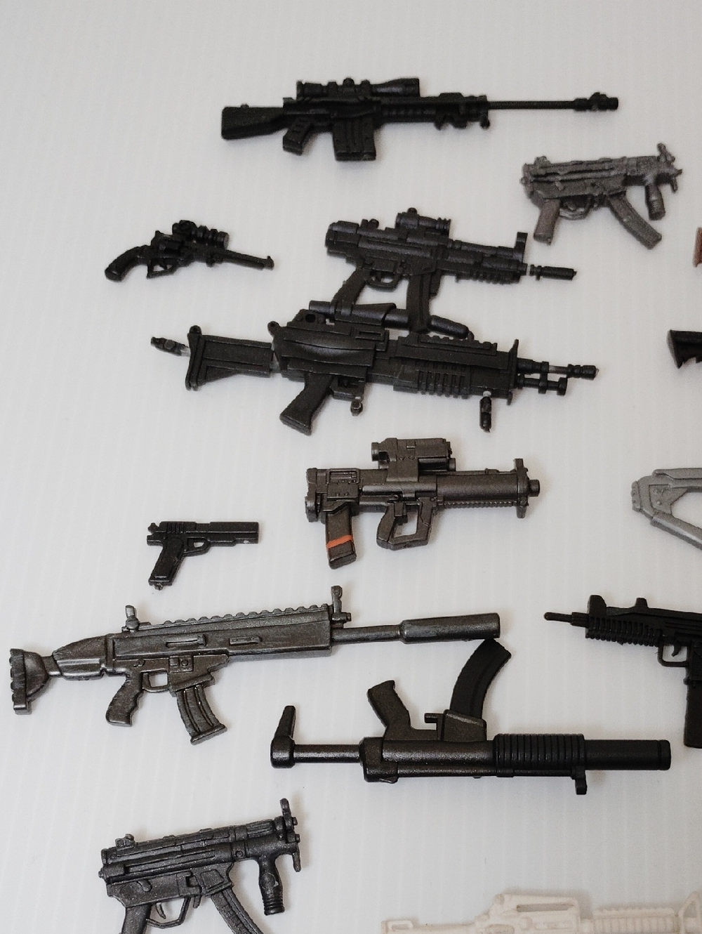 24! Military Action Figures Set - Assorted Green, Tan, White, Black And Weapons - Picture 9 of 12